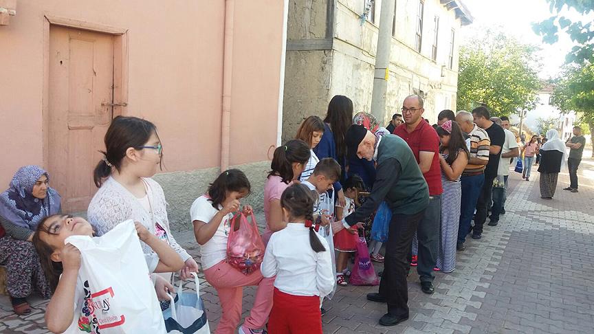Bilecik'te 6 asırlık 'şeker atma' geleneği