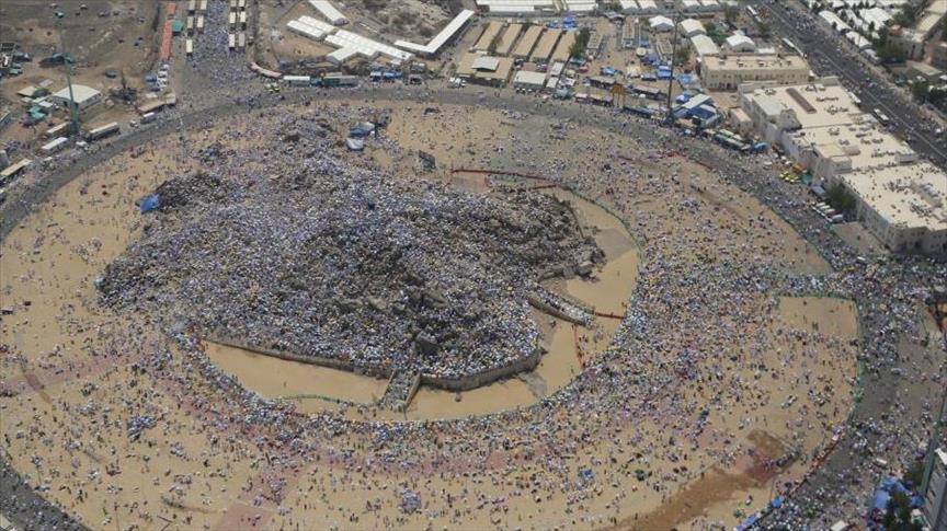 الأناضول تلتقط صورا لوقفة الحجاج على صعيد عرفات