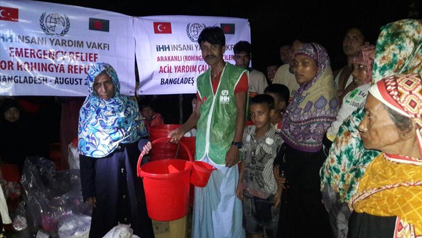 Birmanie: Les pays ferment les yeux face aux massacres d'Arakan pour "des intérêts économiques"