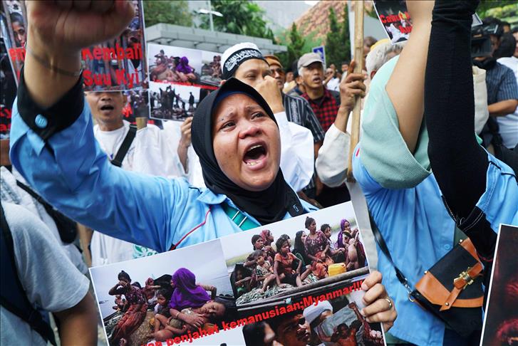 Indonesians urge end to violence against Rohingya