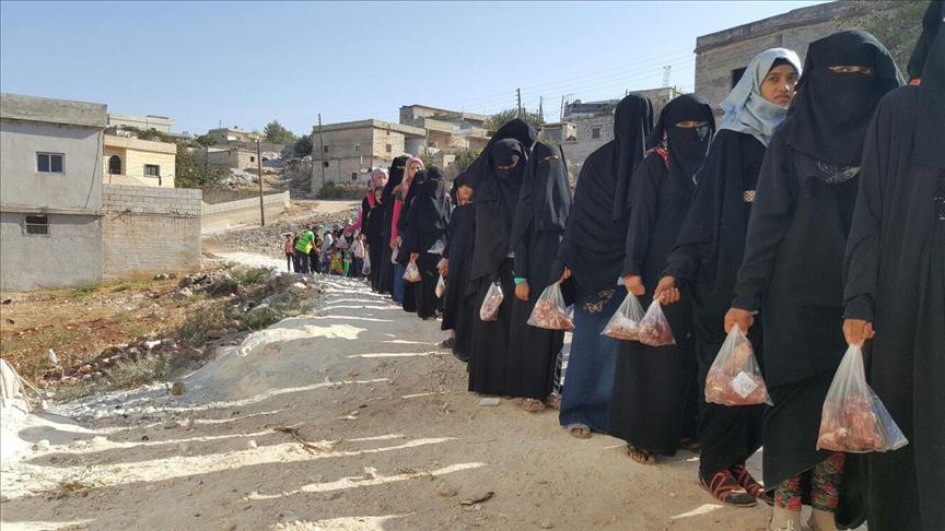 توزیع گوشت قربانی از سوی بنیاد «احسان و خدمت» ترکیه در سوریه