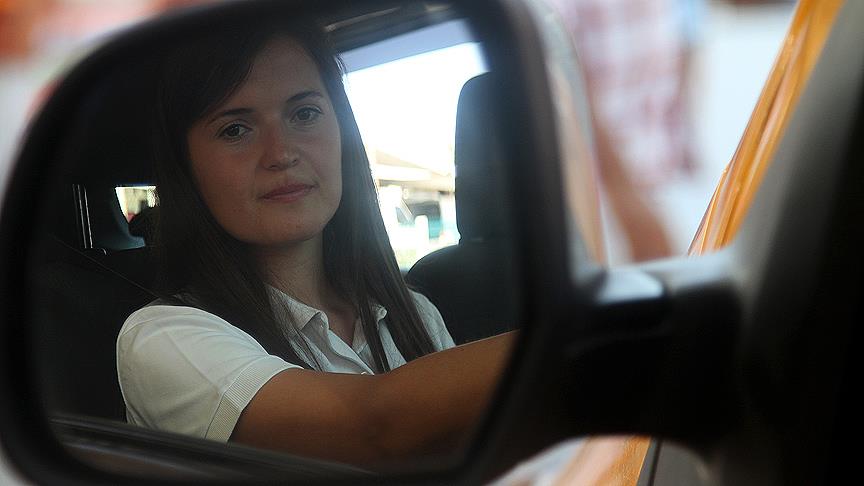 Üniversiteli 'Şoför Fatma' müşterilerinin gözdesi oldu