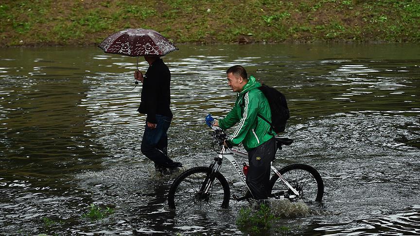 Kinë, alarm i verdhë nga reshjet e dendura të shiut