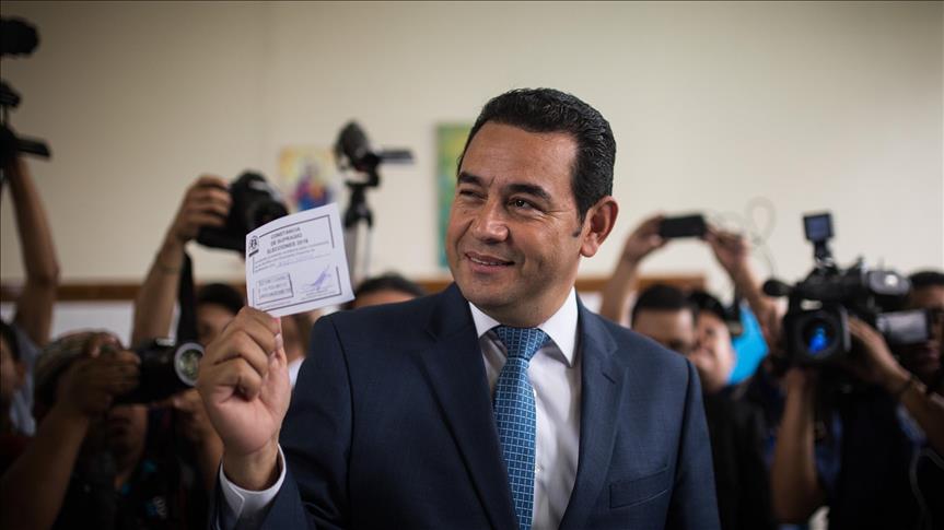 Autorizan una investigación en contra del presidente de Guatemala