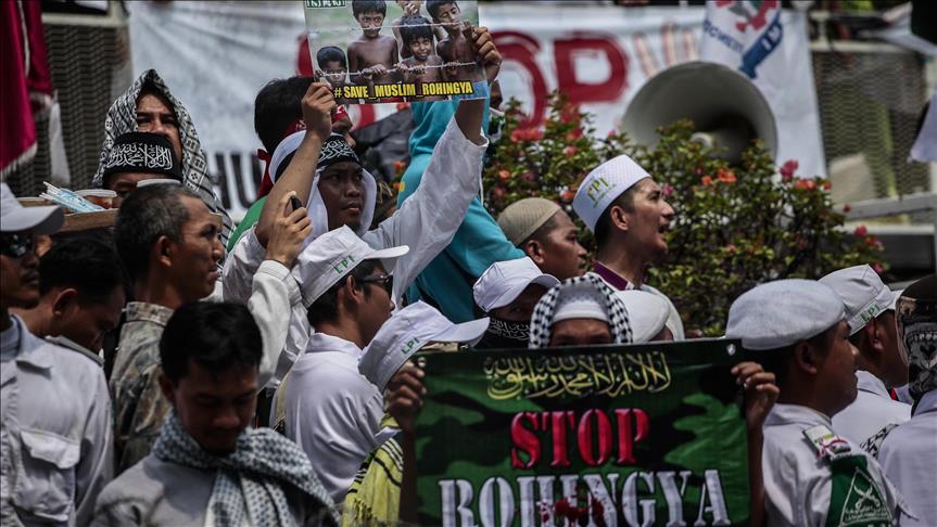 Indonésie : Manifestations de soutien aux musulmans Rohingyas pour le cinquième jour consécutif