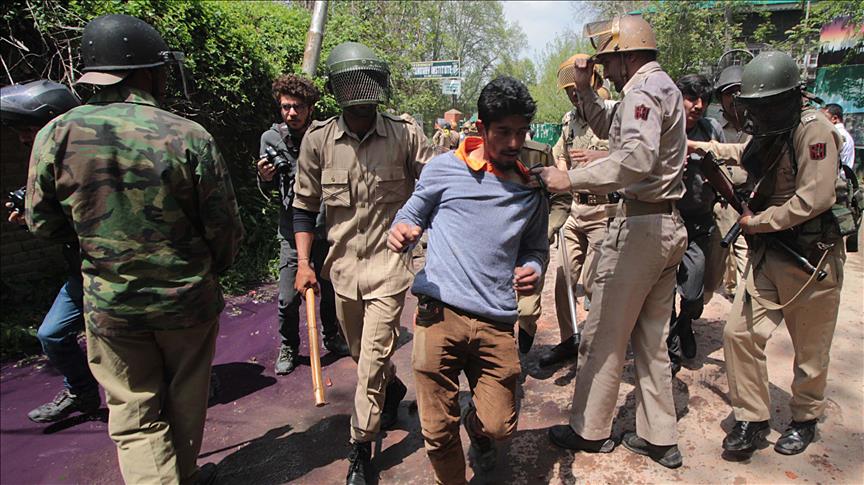 India arrests Kashmiri resistance leaders in Srinagar