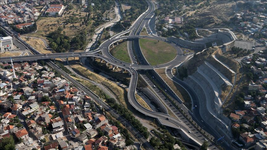 Turquie: Les tunnels d'Izmir fluidifient le trafic dans la ville littorale