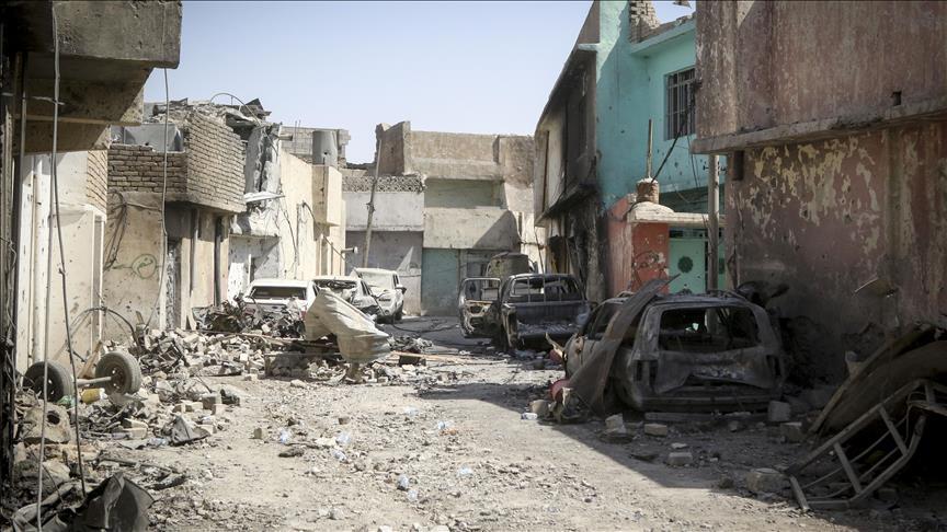 الدفاع المدني ينتشل 2100 جثة لمدنيين من الجانب الغربي للموصل (مصدر)