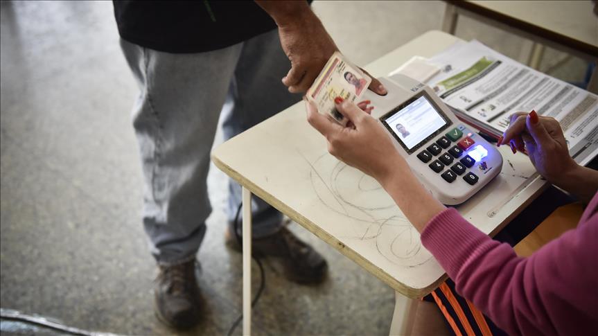 Oposición venezolana escoge candidatos a elecciones regionales