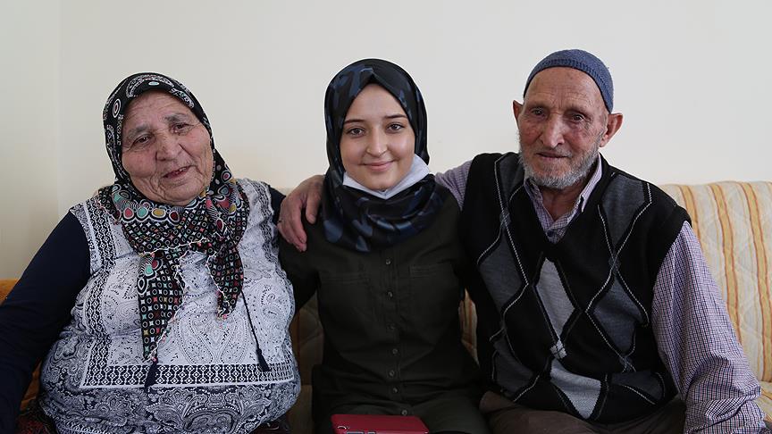 Mustafa dede 85 yaşında torununa böbreğini verdi 