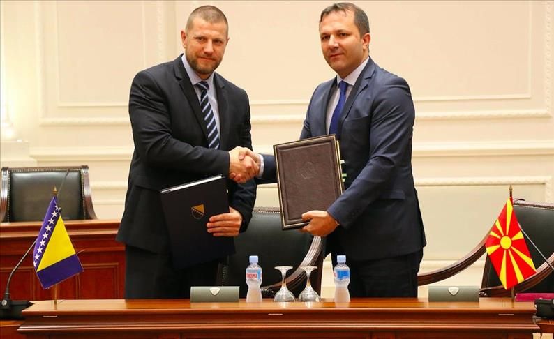 Македонија и БиХ потпишаа Договор за признавање и замена на возачки дозволи
