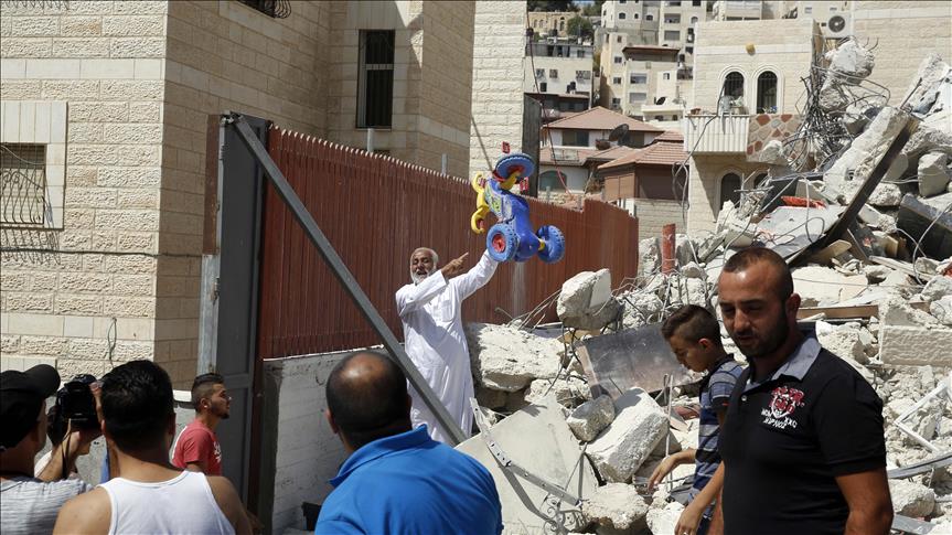 إسرائيل تهدم مبنى سكنيا من طابقين في القدس الشرقية