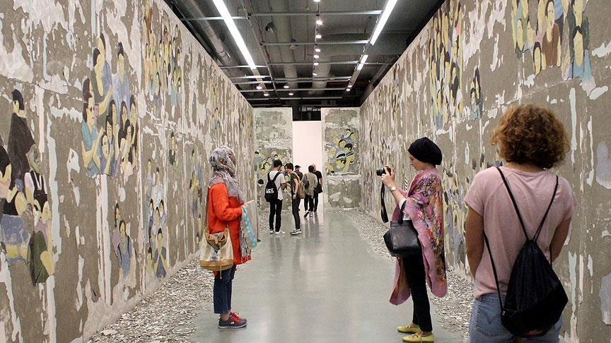 15 Istanbul Bienali Basladi