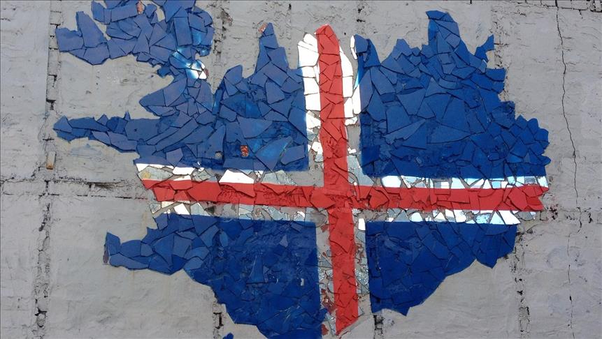 El presidente de Islandia acepta la dimisión del primer ministro