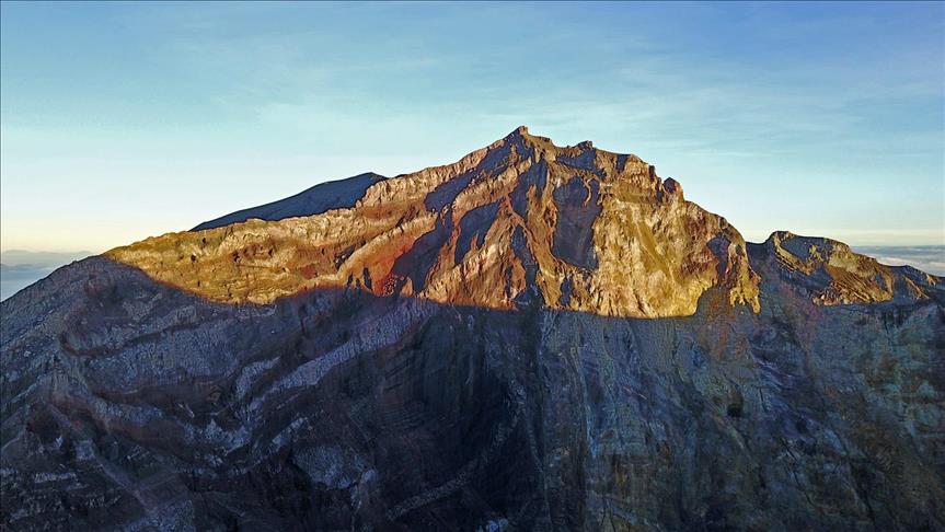 Gempa vulkanik guncang  Gunung Agung