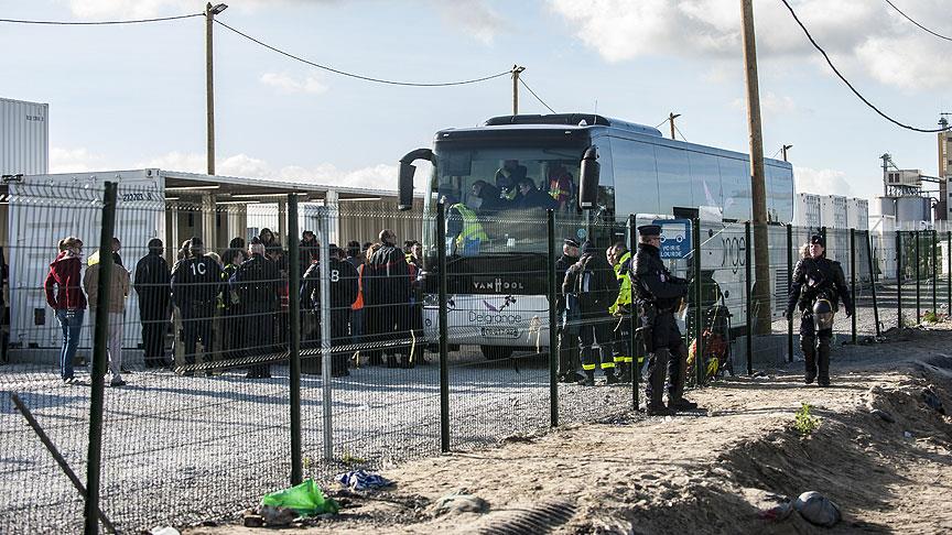 Fransa'da sığınmacı kampı operasyonla tahliye edildi