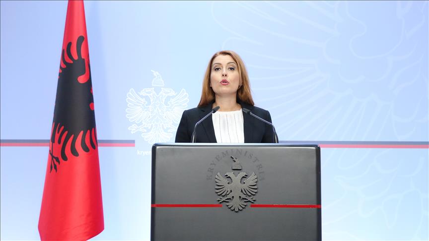 Shqipëri, qytetarët do të tërheqin disa dokumente online  