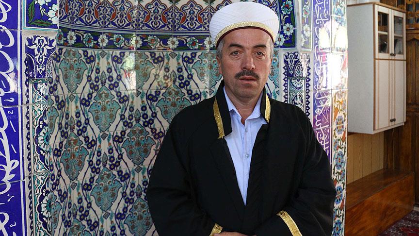 Camide imam, güreşlerde cazgır