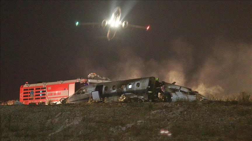 Vatrogasci ugasili požar na avionu na aerodromu Ataturk u Istanbulu
