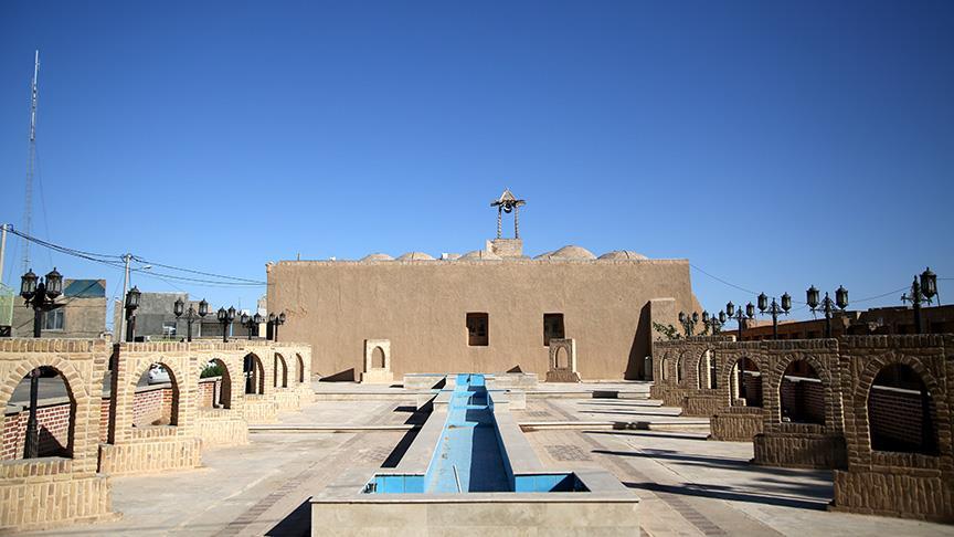 İran’da Tarihi Cacerm Camisi ilginç mimarisiyle dikkati çekiyor