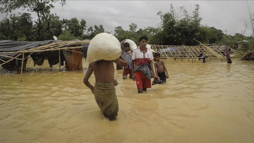 Anija me ndihma pengohet nga turma budiste në Mianmar