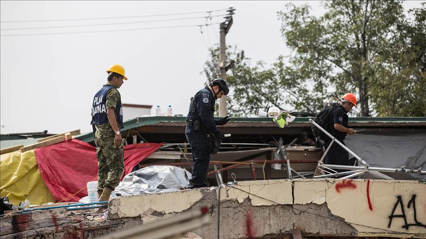 Rescue efforts intensify in wake of deadly Mexico quake