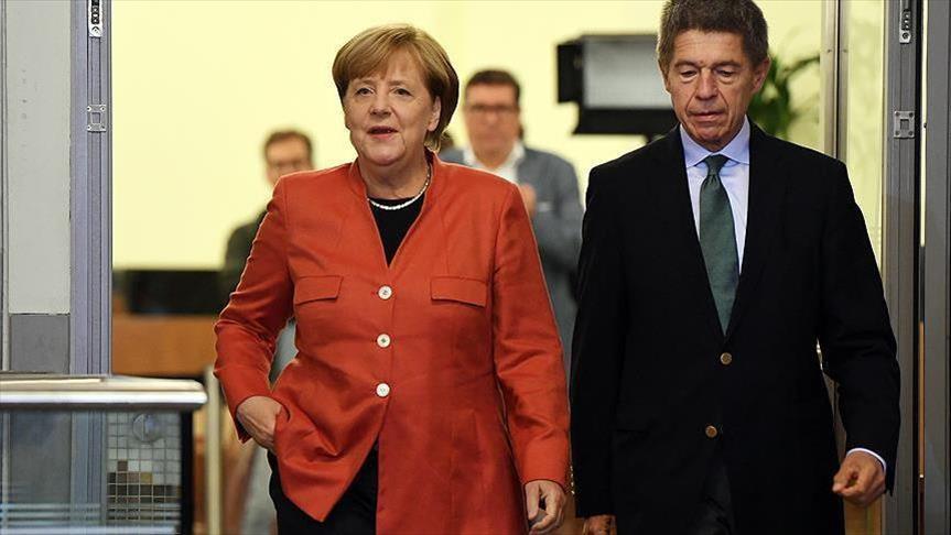 Bloque de Merkel gana elecciones pero se enfrenta al reto de la extrema derecha