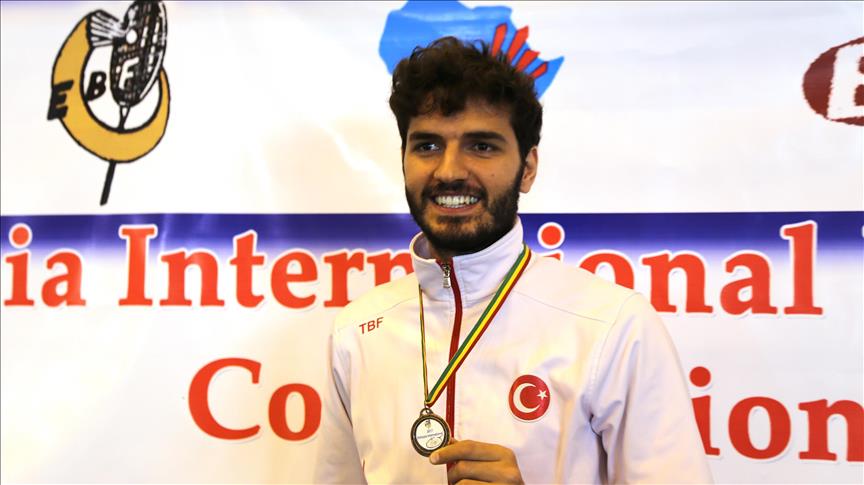 Turkish player clinches bronze in badminton tourney