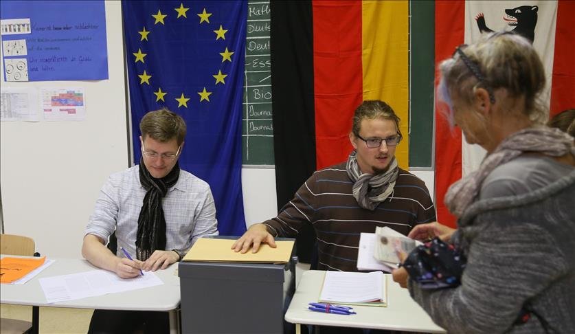 Nijemci biraju 19. saziv Bundestaga: Merkel očekuje četvrti mandat