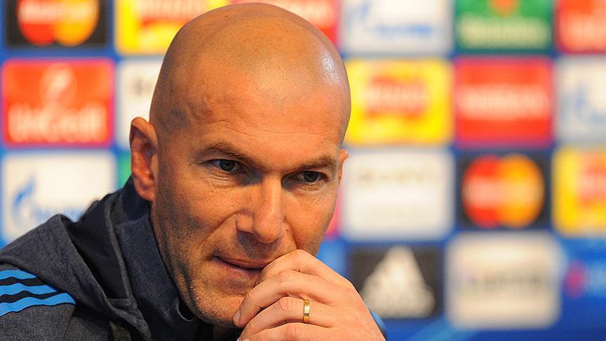 ريال مدريد يجدد عقد الفرنسي فاران حتى 2022