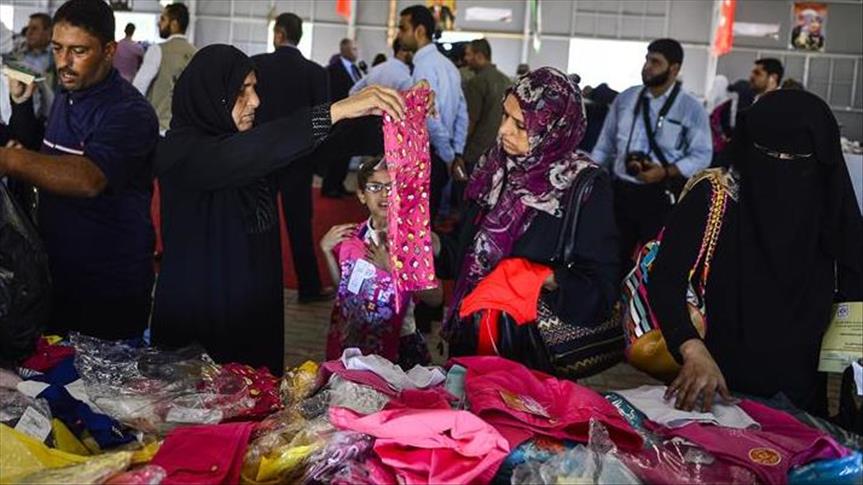 في "وكالة البلح" بمصر.. كسوة أسرة بثمن وجبة (تقرير)