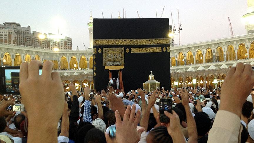Kabe zemzem ve gül suyuyla yıkandı
