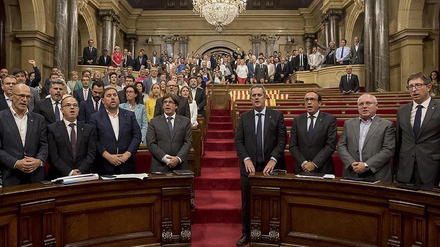 Spanish court suspends Catalan parliament session
