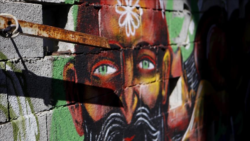Bosnie-Herzégovine : des graffitis pour effacer les traces de la guerre à Mostar