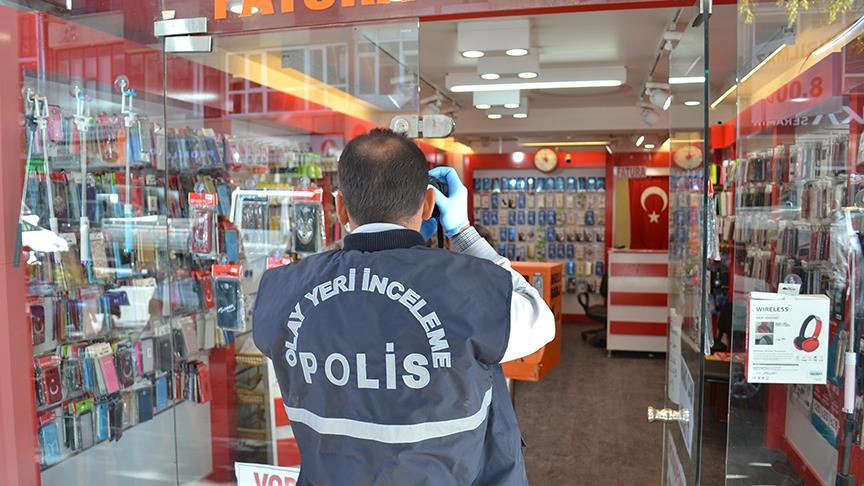 Dışarıdaki güvenlik kamerasını kırdı içerdekine yakalandı