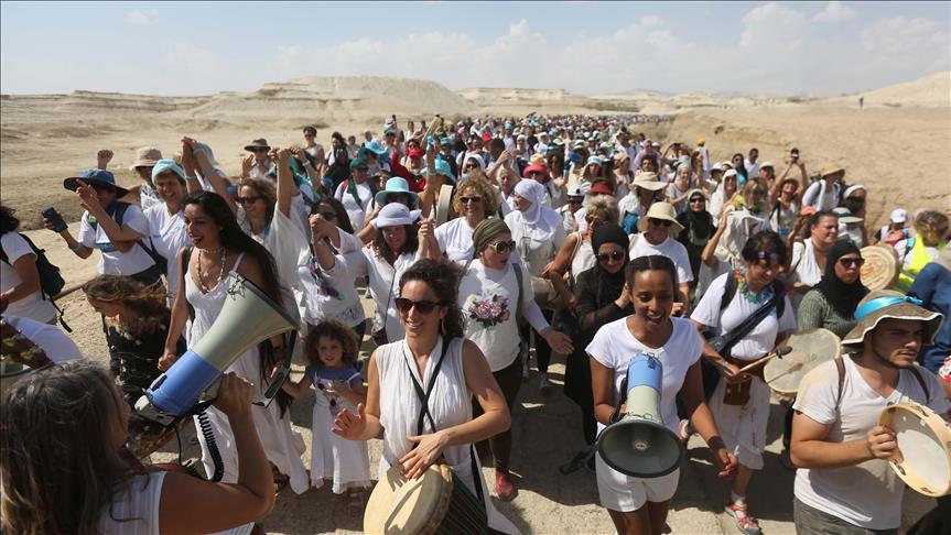 Des milliers de Palestiniennes et d’Israéliennes marchent pour la Paix