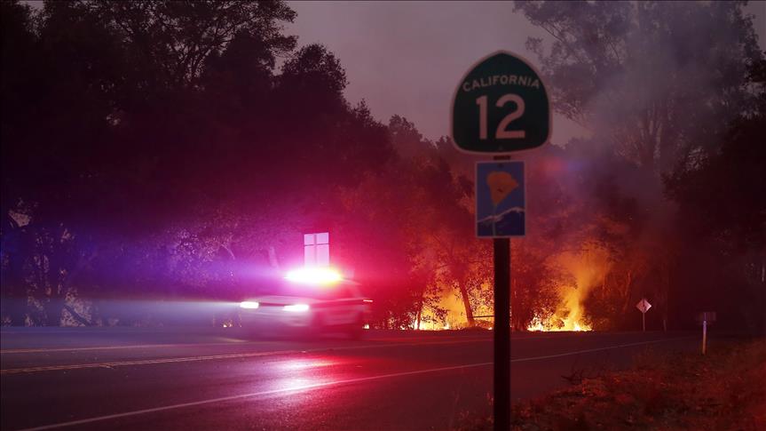 Hiljade ljudi bježi od požara u Južnoj Kaliforniji