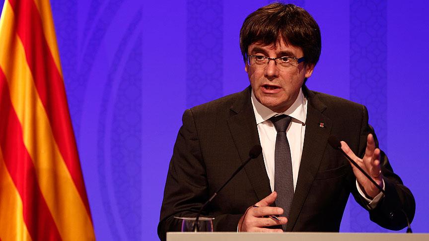 Katalonya bağımsızlık ilanını askıya aldı