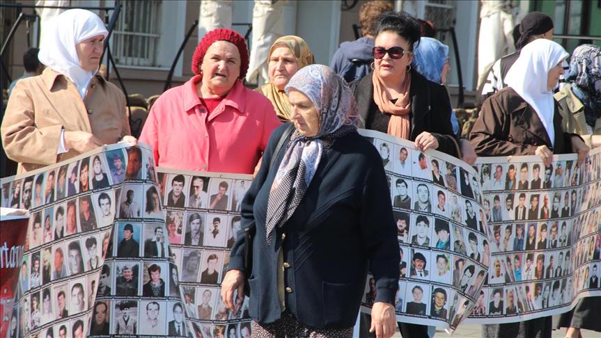 Žene Srebrenice na protestu u Tuzli: Nadamo se da će Mladić dobiti doživotnu zatvorsku kaznu 