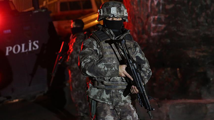 İstanbul'daki terör örgütü operasyonunda 11 kişi tutuklandı