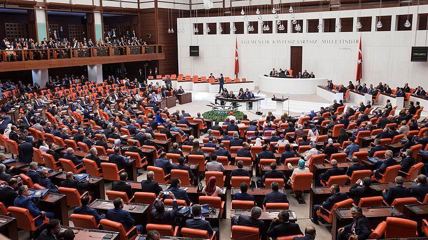 Parlamenti i Turqisë mund të debatojë për vazhdimin e gjendjes së jashtëzakonshme