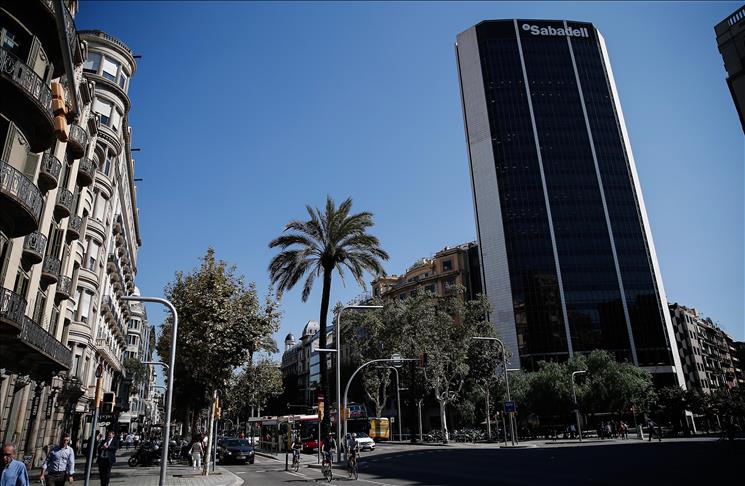 Catalonia faces economic downturn in secession crisis