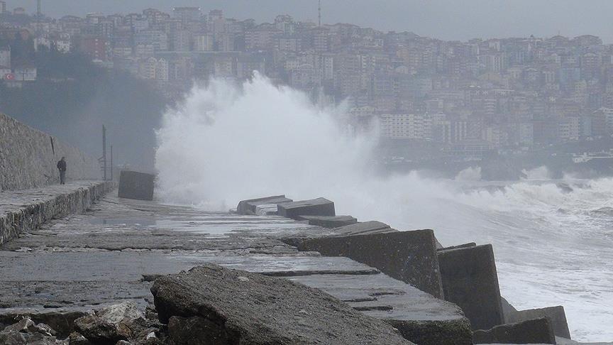 Karadeniz'de kuvvetli fırtına uyarısı