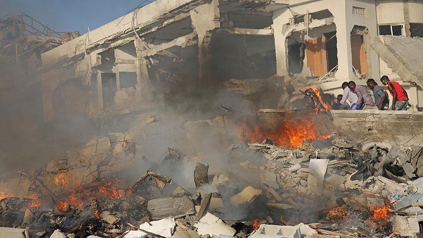 Расте бројот на загинати во нападот во Сомалија, досега над 230 настрадани