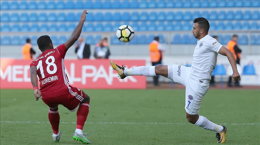Foot-Turquie: 8ème j.: Dans une rencontre spectaculaire, Sivasspor l’emporte face à Kasımpaşa (2-3)