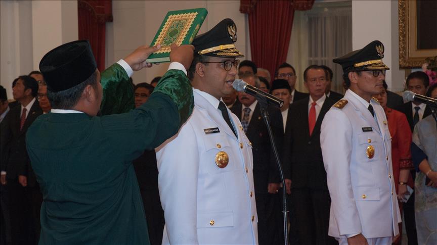 Presiden Jokowi lantik Anies-Sandi pimpin Jakarta  