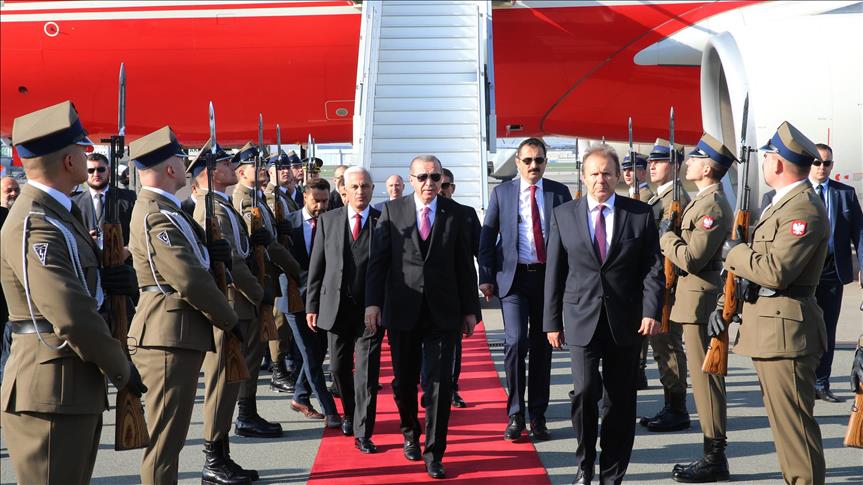 Erdogan arrives in Warsaw for trade talks