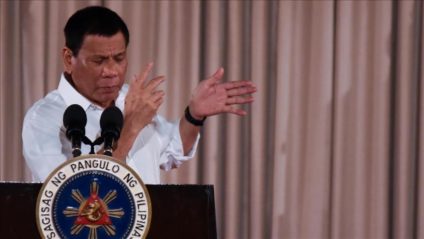 Duterte to jeepney industry: modernize or face arrest