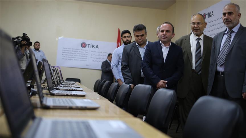  "تيكا" التركيّة تُجهّز مختبرا للحاسوب في "الجامعة الإسلامية" بغزة