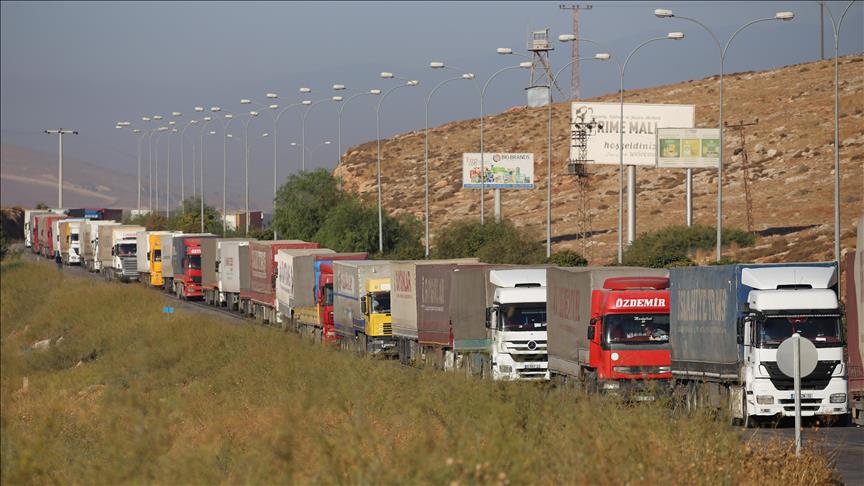 На турецко-сирийской границе образовались очереди из фур 